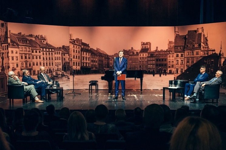 zdjęcie gości i prelegentów wystawy