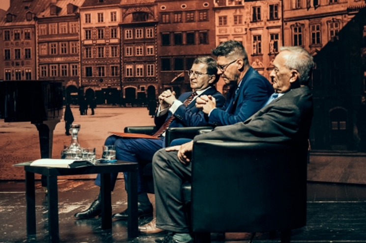 zdjęcie gości i prelegentów wystawy